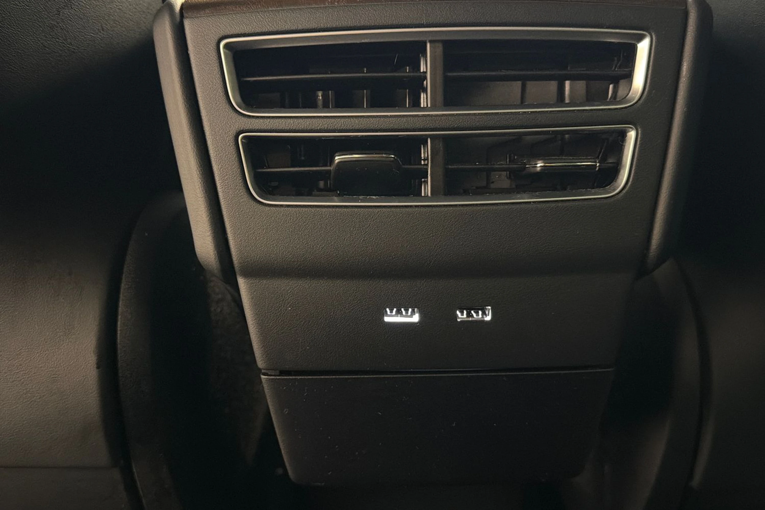 punainen Tesla Model X 2017 kuva 16.
