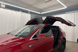 punainen Tesla Model X 2017 kuva 17.