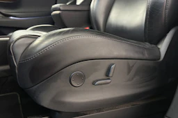 punainen Tesla Model X 2017 kuva 20.