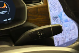 punainen Tesla Model X 2017 kuva 24.