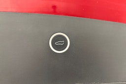 punainen Tesla Model X 2017 kuva 16.