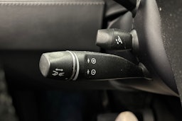 punainen Tesla Model X 2017 kuva 21.