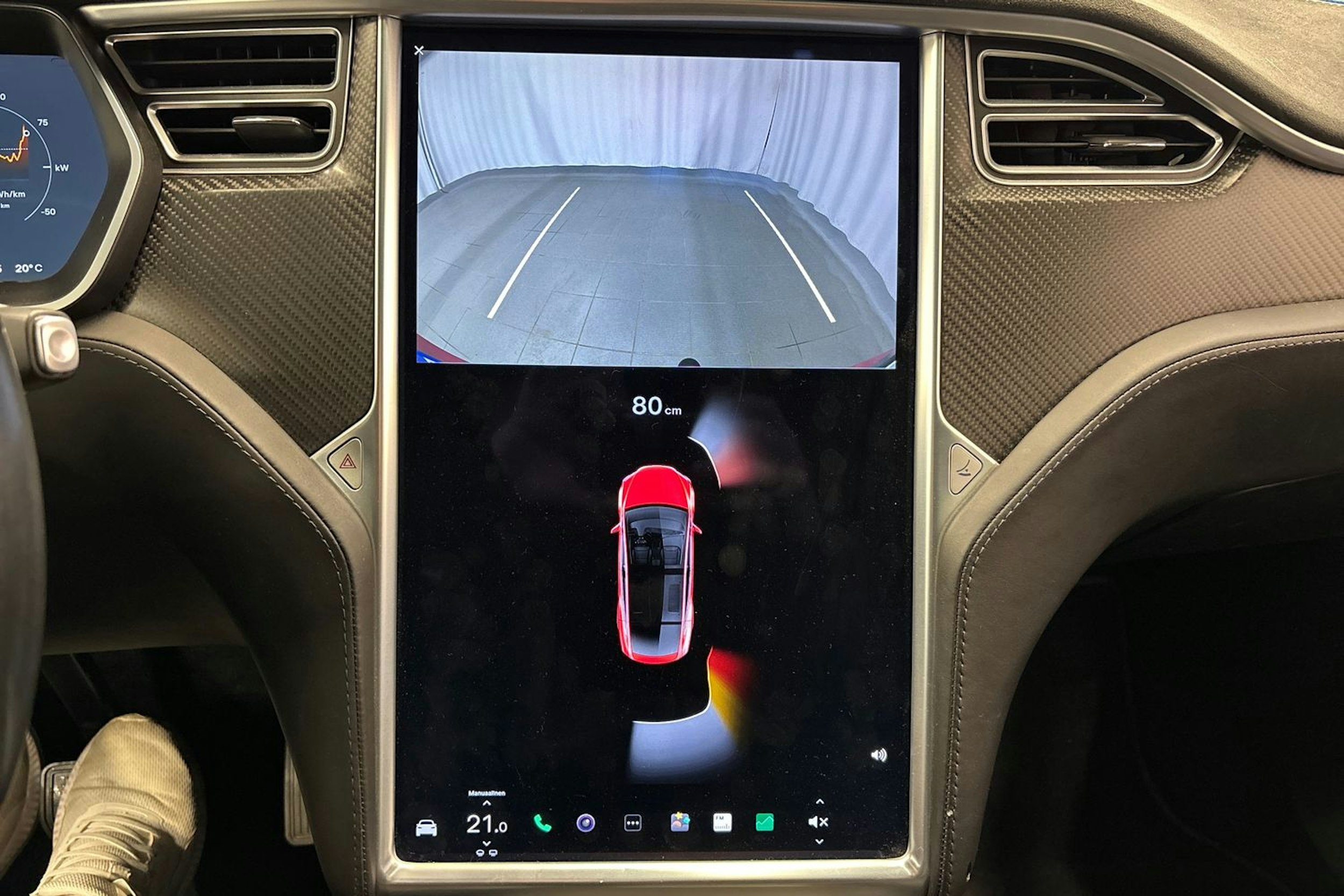 punainen Tesla Model X 2017 kuva 25.