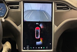 punainen Tesla Model X 2017 kuva 25.