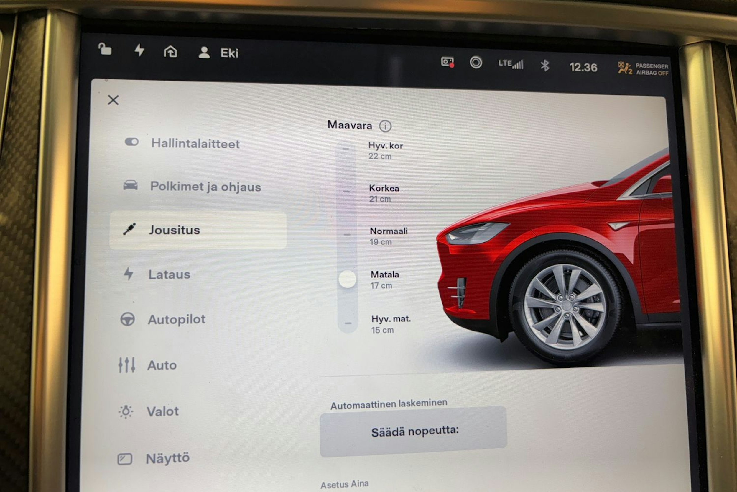 punainen Tesla Model X 2017 kuva 27.
