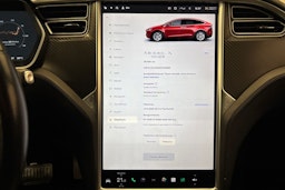 punainen Tesla Model X 2017 kuva 28.