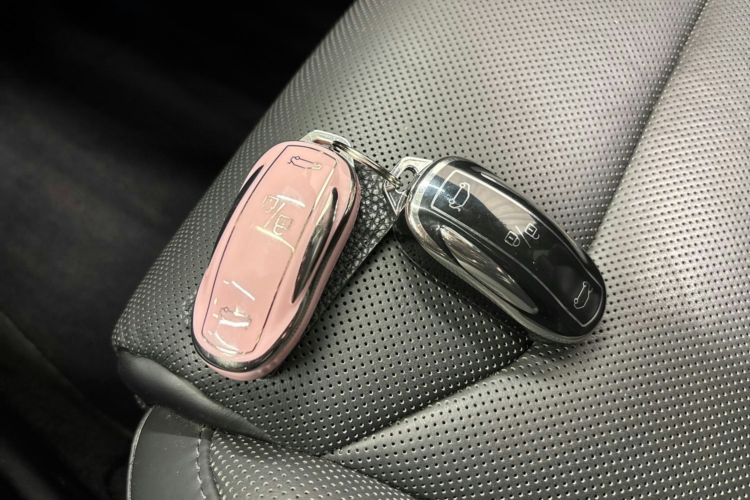 punainen Tesla Model X 2017 kuva 29.