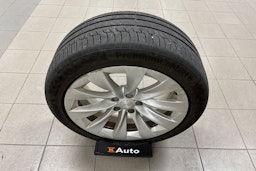 punainen Tesla Model X 2017 kuva 30.