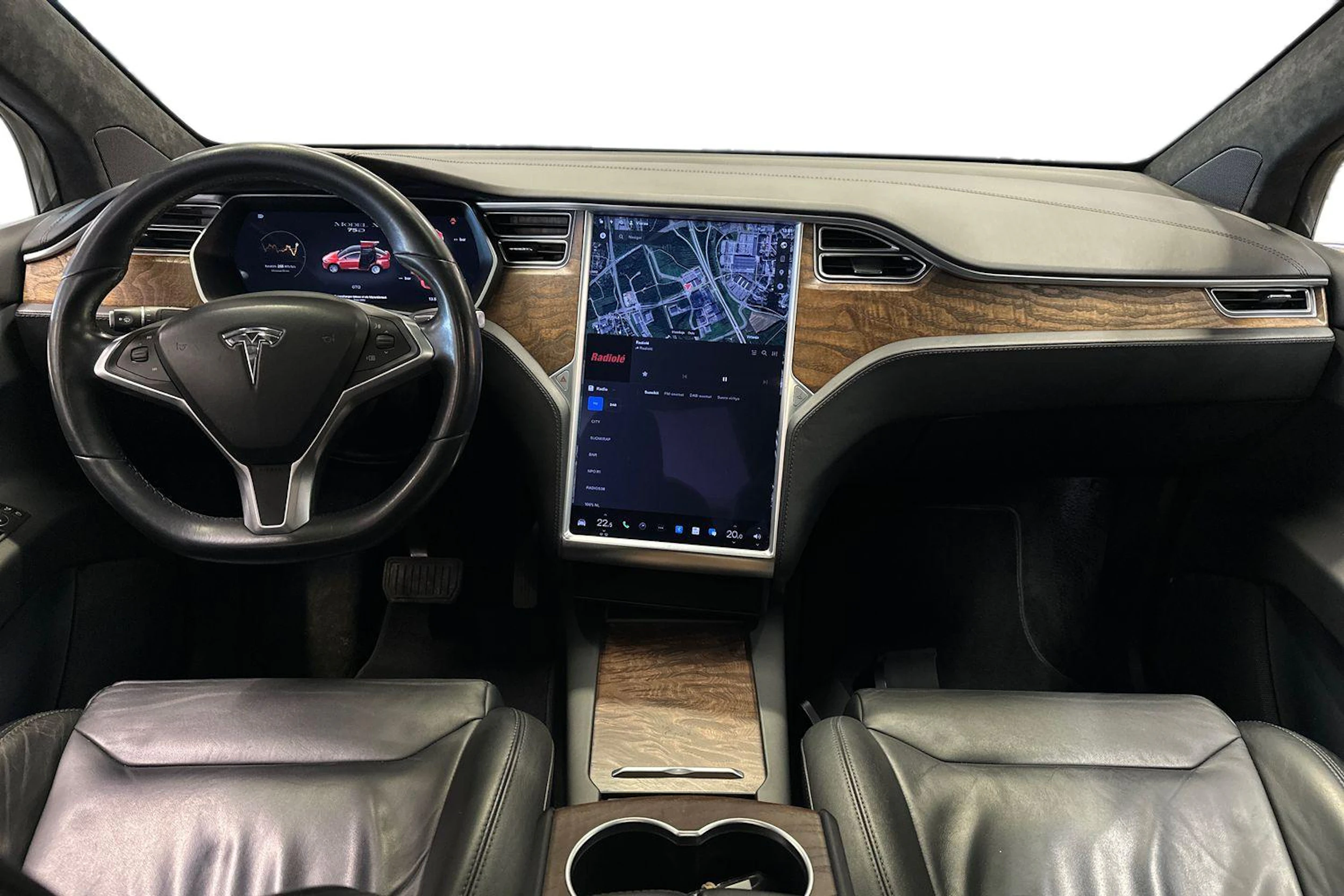 punainen Tesla Model X 2017 kuva 9.