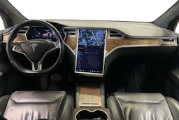 punainen Tesla Model X 2017 kuva 9.