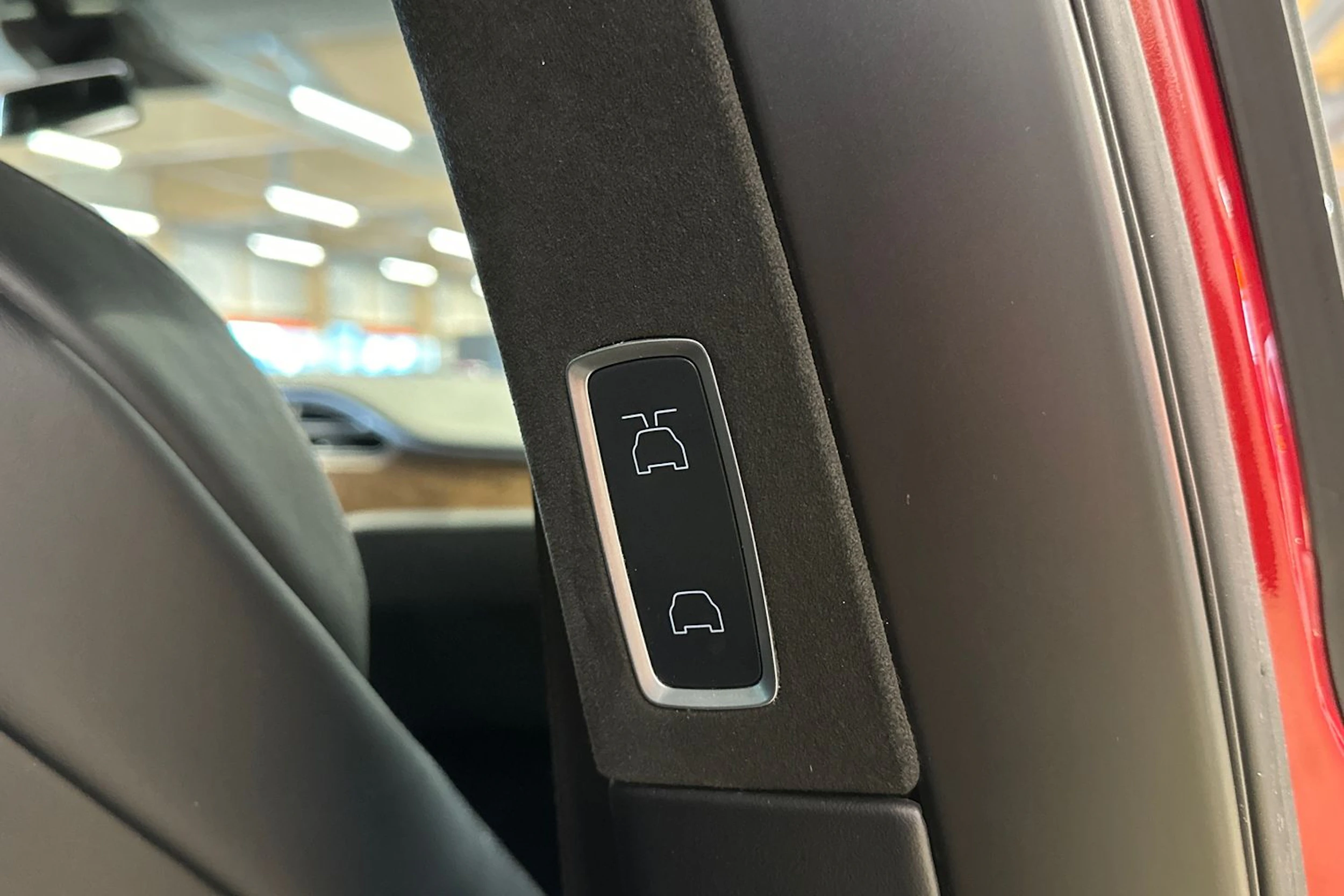 punainen Tesla Model X 2017 kuva 18.