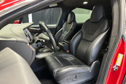 punainen Tesla Model X 2017 kuva 19.