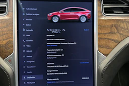 punainen Tesla Model X 2017 kuva 23.