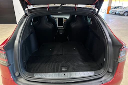 punainen Tesla Model X 2017 kuva 35.