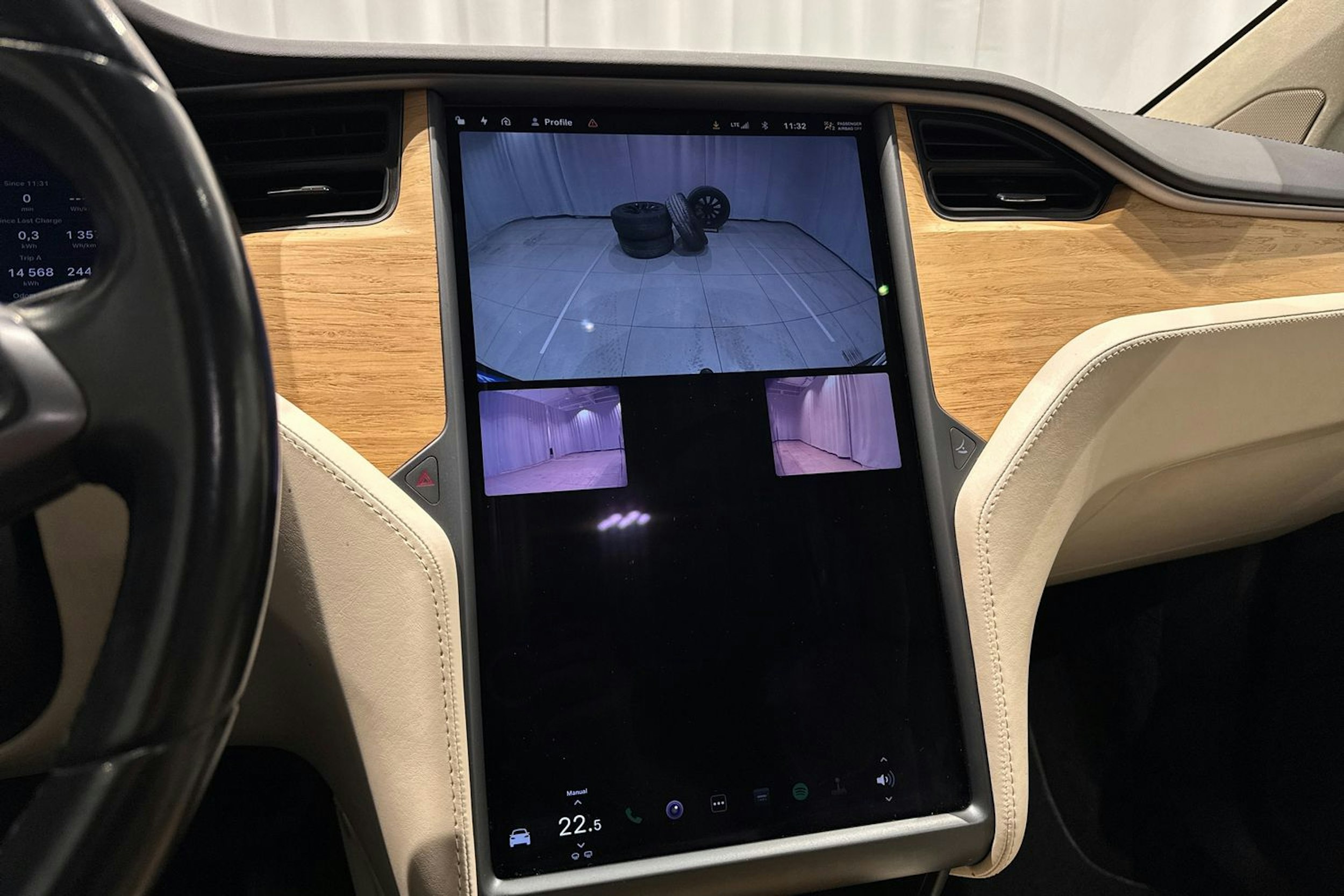 musta Tesla Model X 2018 kuva 25.