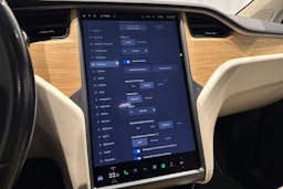 musta Tesla Model X 2018 kuva 29.