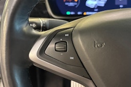 valkoinen Tesla Model X 2020 kuva 16.