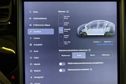 valkoinen Tesla Model X 2020 kuva 19.