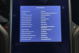 valkoinen Tesla Model X 2020 kuva 21.