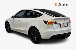 valkoinen Tesla Model Y 2021 kuva 2.
