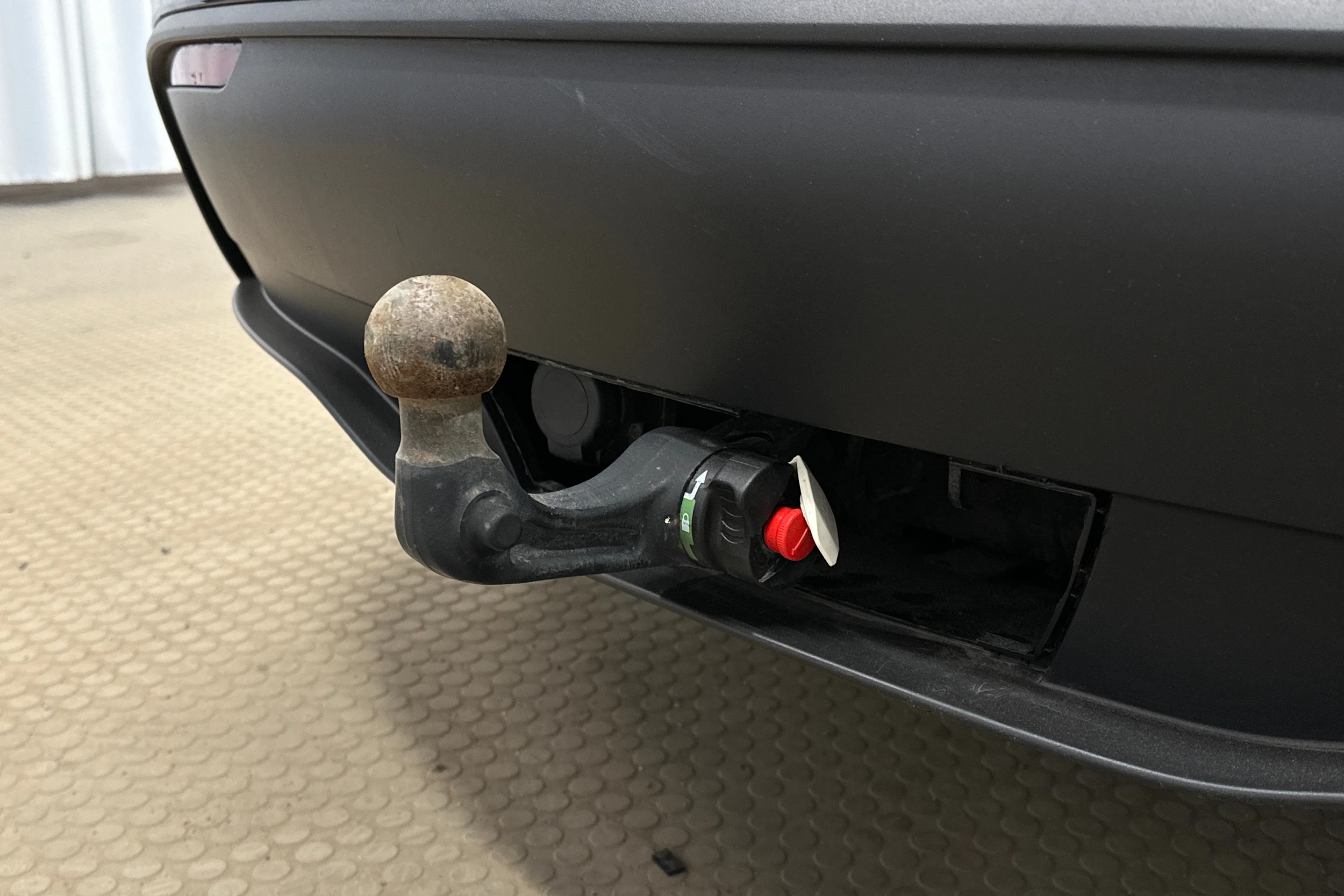 musta Tesla Model Y 2021 kuva 13.