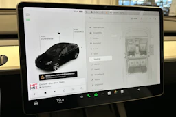 musta Tesla Model Y 2021 kuva 23.