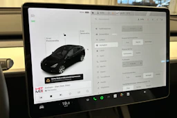 musta Tesla Model Y 2021 kuva 24.