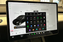 musta Tesla Model Y 2021 kuva 25.