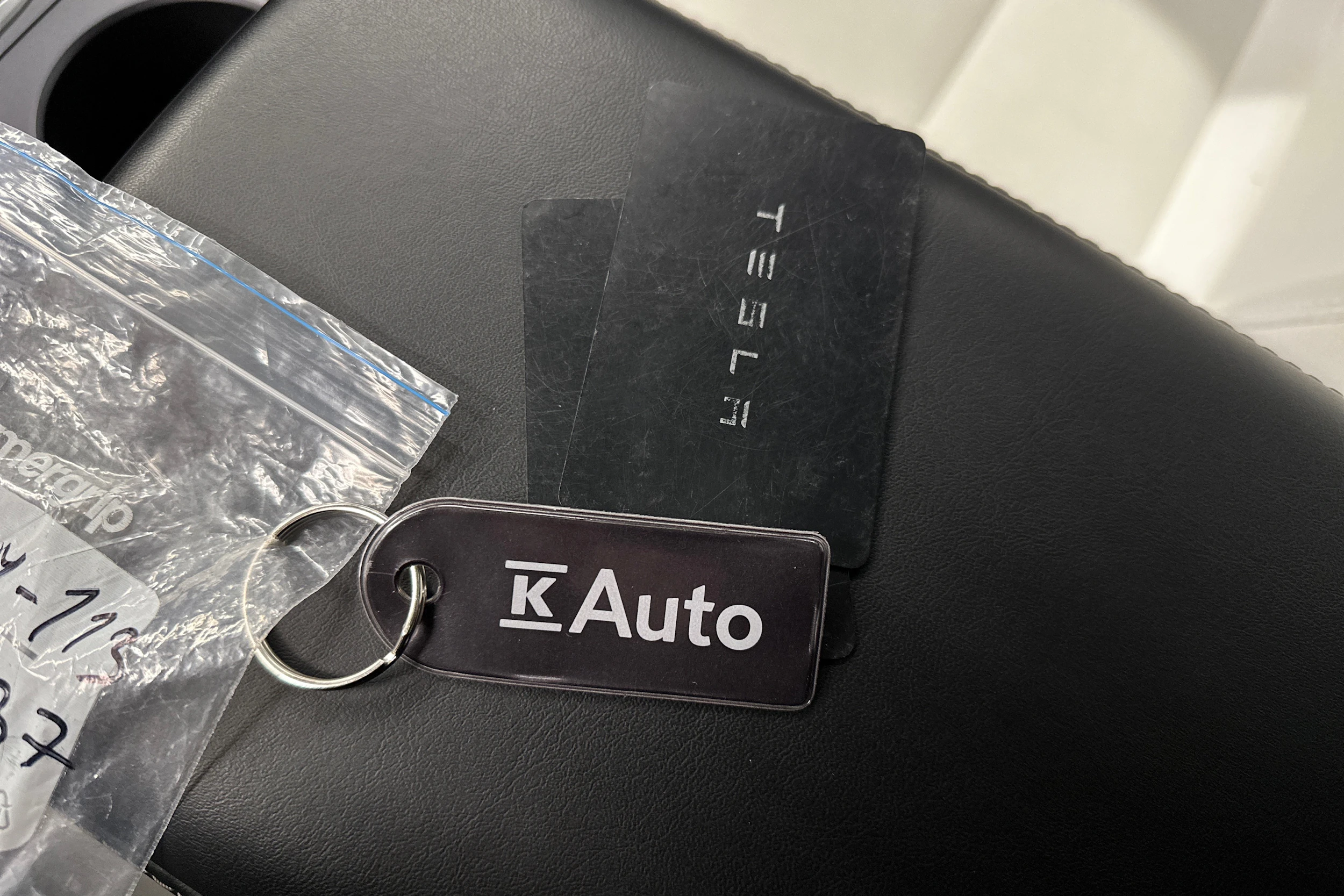 musta Tesla Model Y 2021 kuva 31.