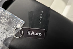 musta Tesla Model Y 2021 kuva 31.