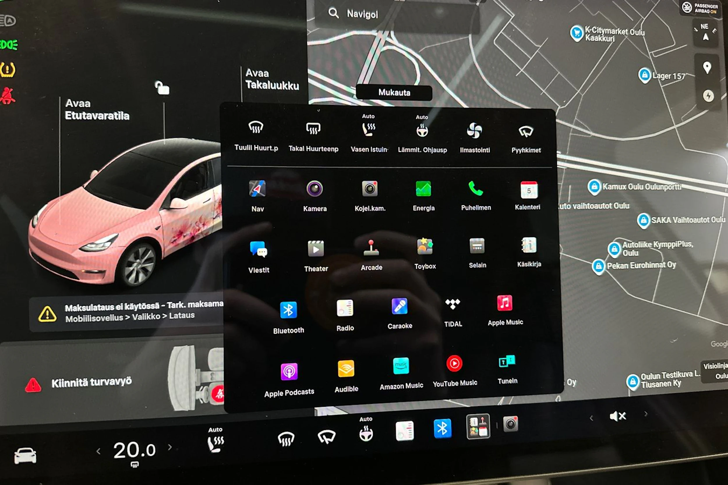 valkoinen Tesla Model Y 2021 kuva 12.