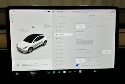 valkoinen Tesla Model Y 2021 kuva 25.