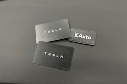 valkoinen Tesla Model Y 2021 kuva 31.