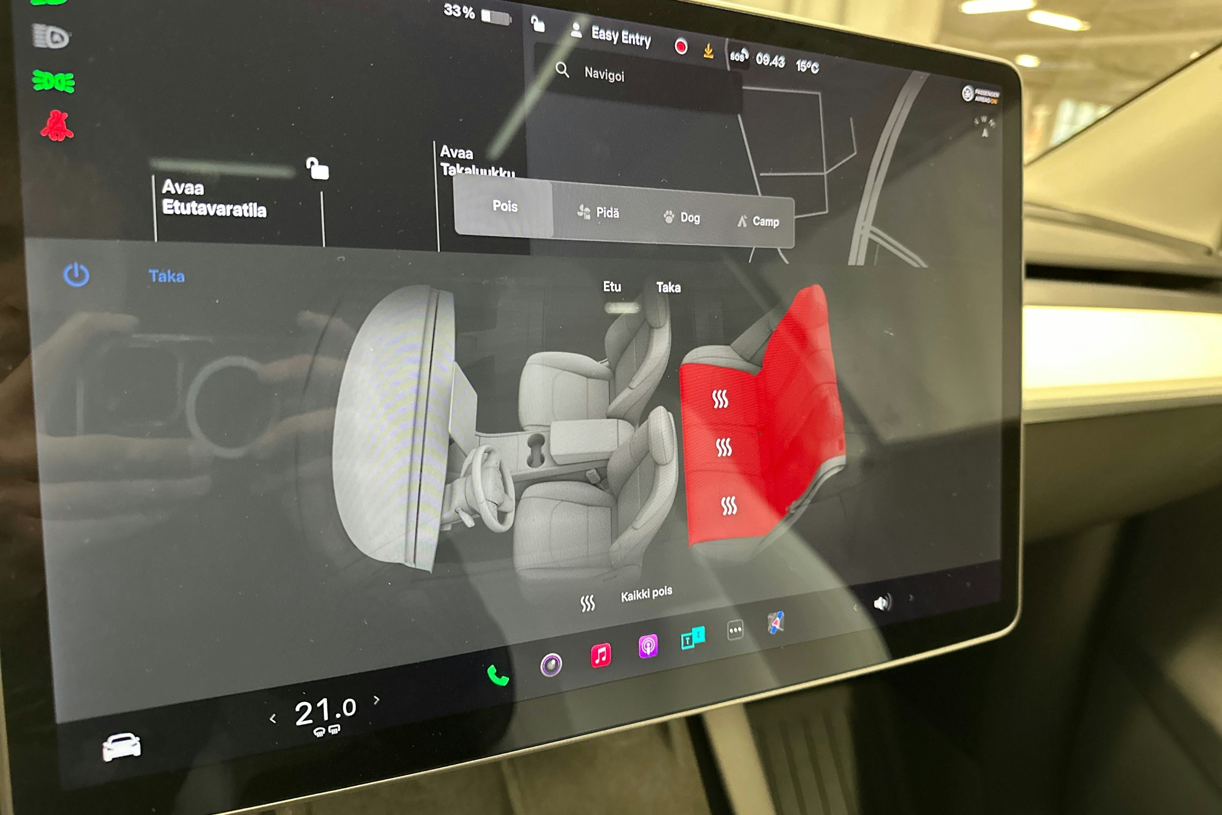 valkoinen Tesla Model Y 2021 kuva 20.