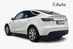 valkoinen Tesla Model Y 2021 kuva 2.
