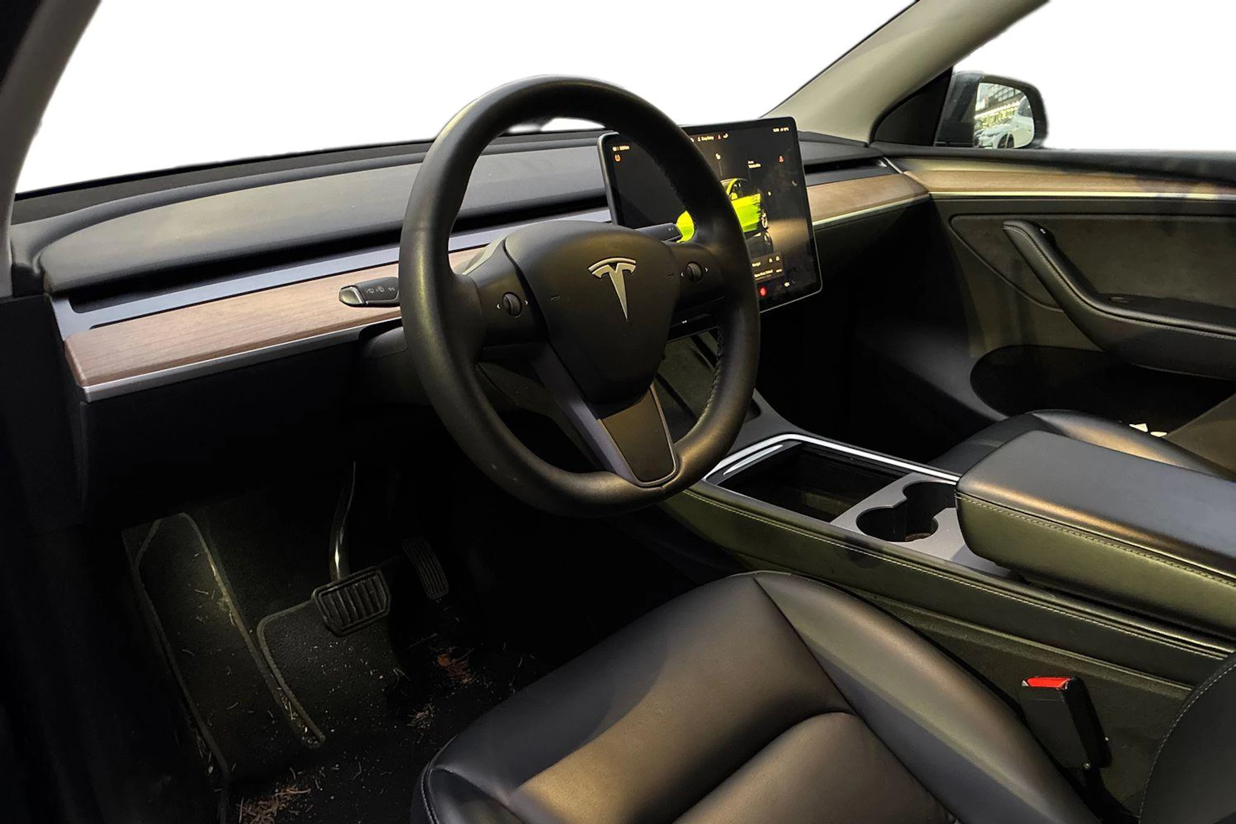 musta Tesla Model Y 2022 kuva 3.