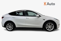 Valkoinen Tesla Model Y 2022 kuva 6.