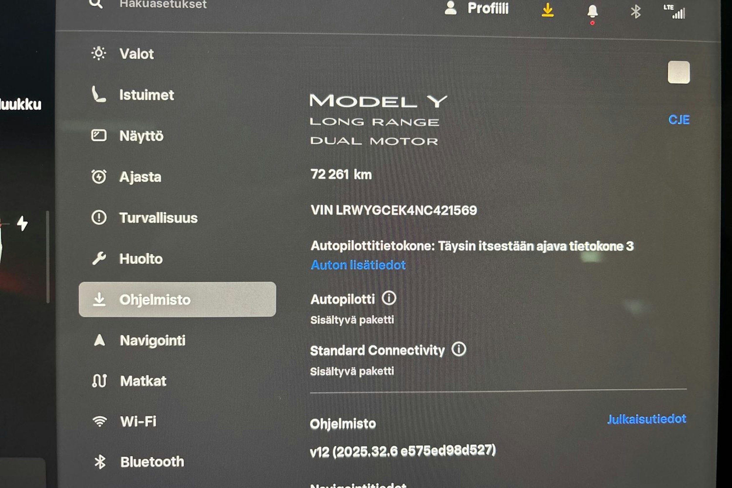 Valkoinen Tesla Model Y 2022 kuva 17.