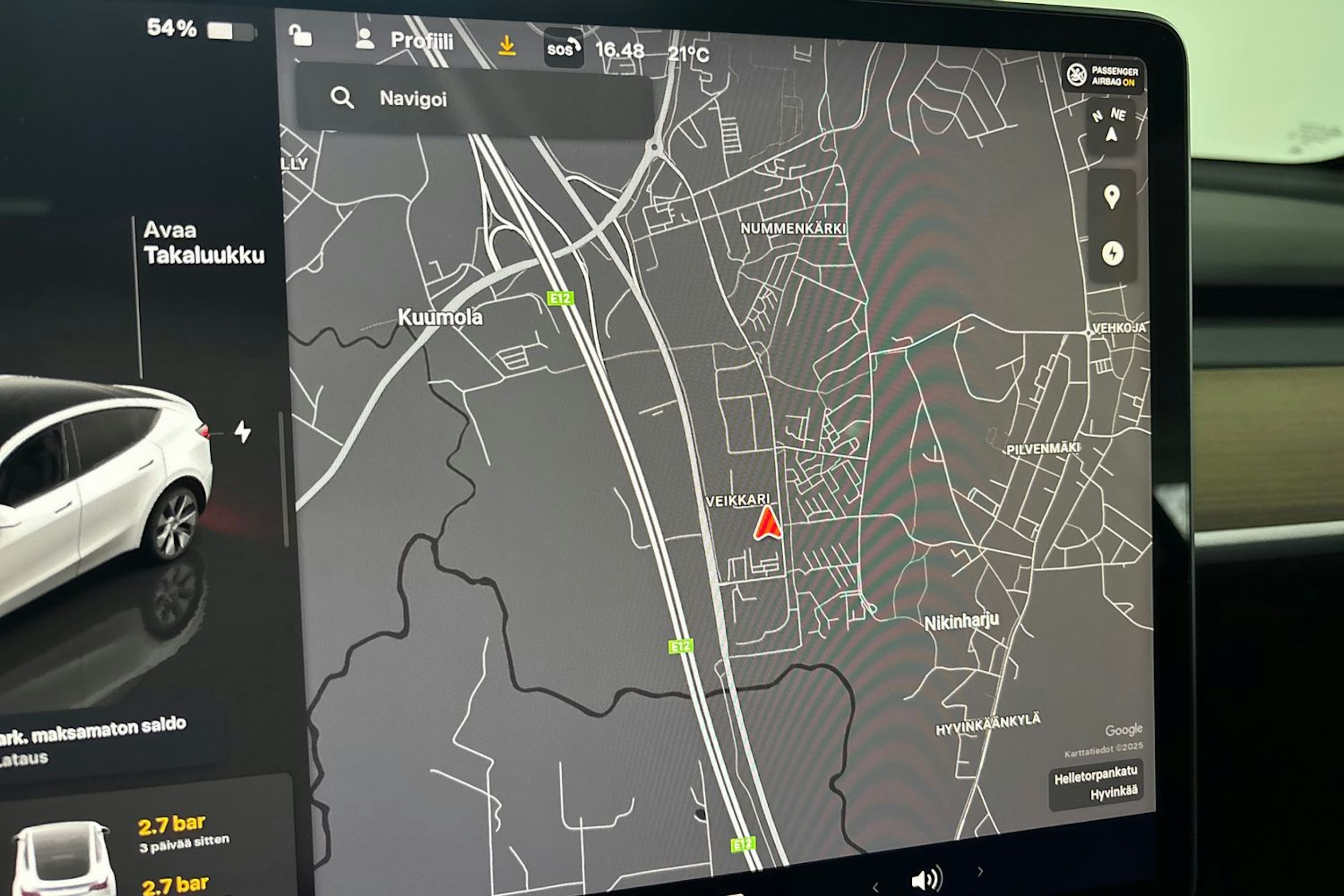 Valkoinen Tesla Model Y 2022 kuva 19.