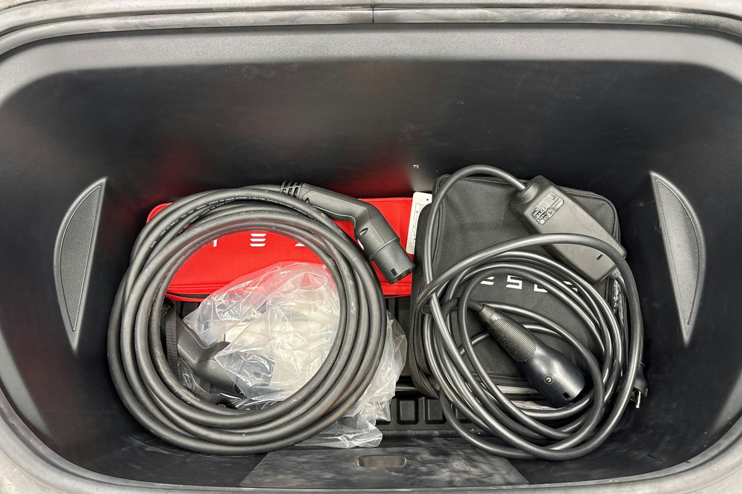 Valkoinen Tesla Model Y 2022 kuva 27.