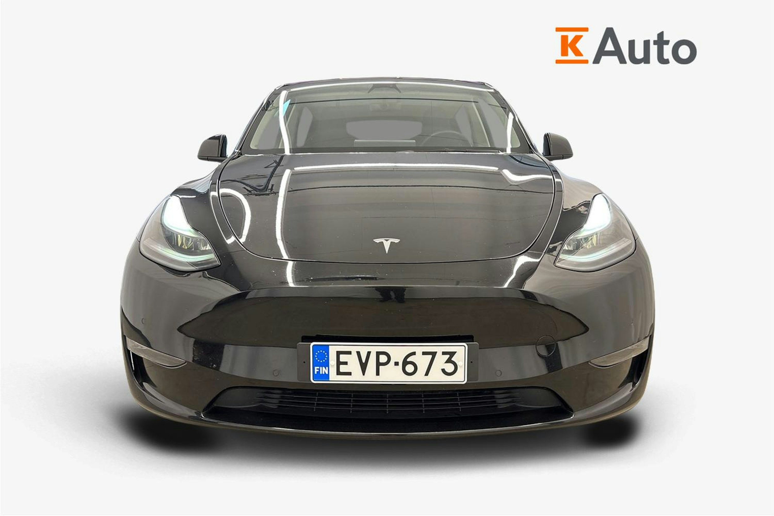 musta Tesla Model Y 2022 kuva 4.