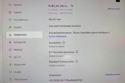 musta Tesla Model Y 2022 kuva 17.