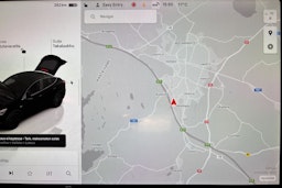 musta Tesla Model Y 2022 kuva 20.