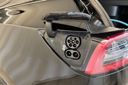 musta Tesla Model Y 2022 kuva 22.