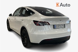 valkoinen Tesla Model Y 2022 kuva 2.