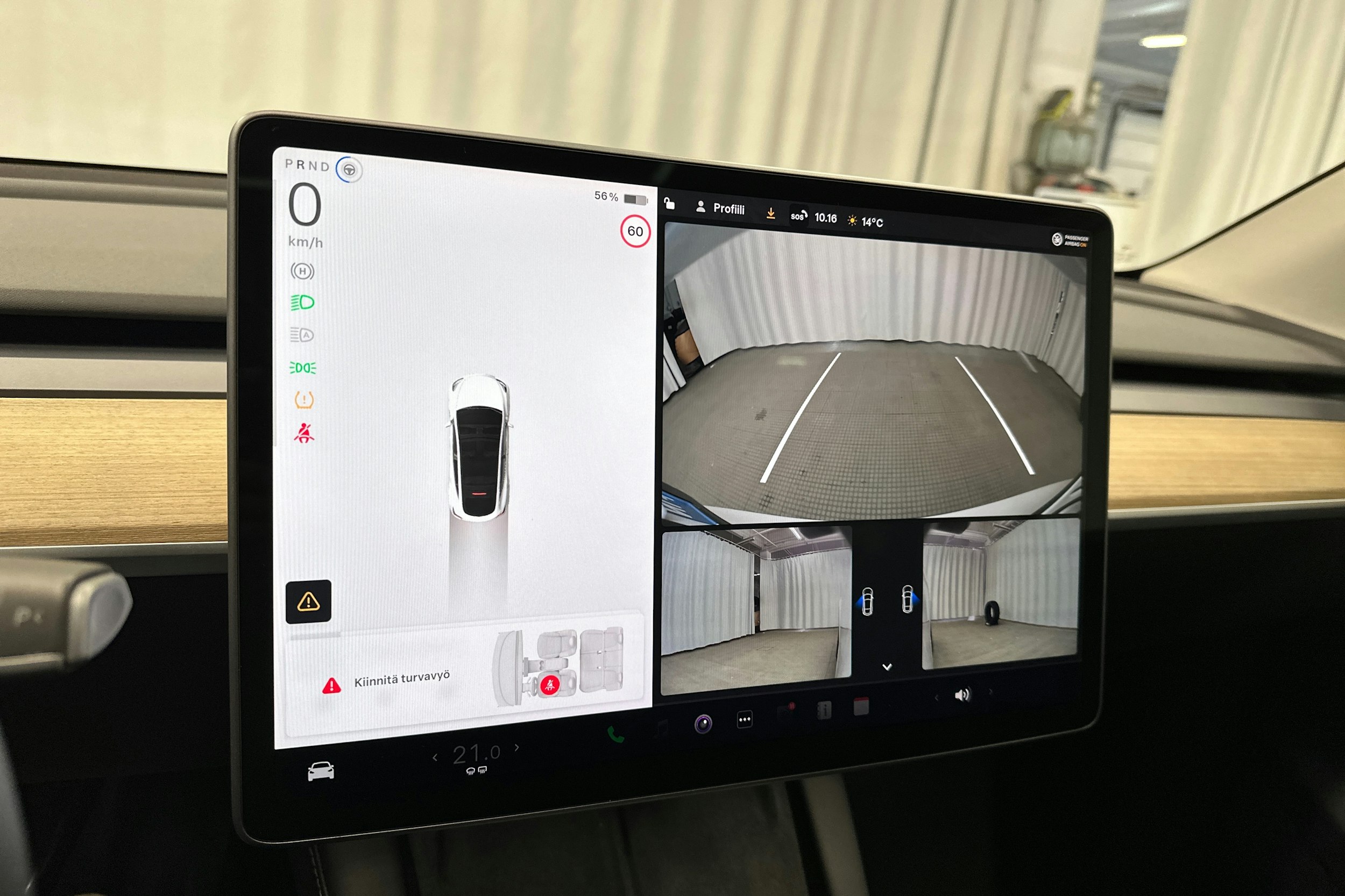valkoinen Tesla Model Y 2022 kuva 14.