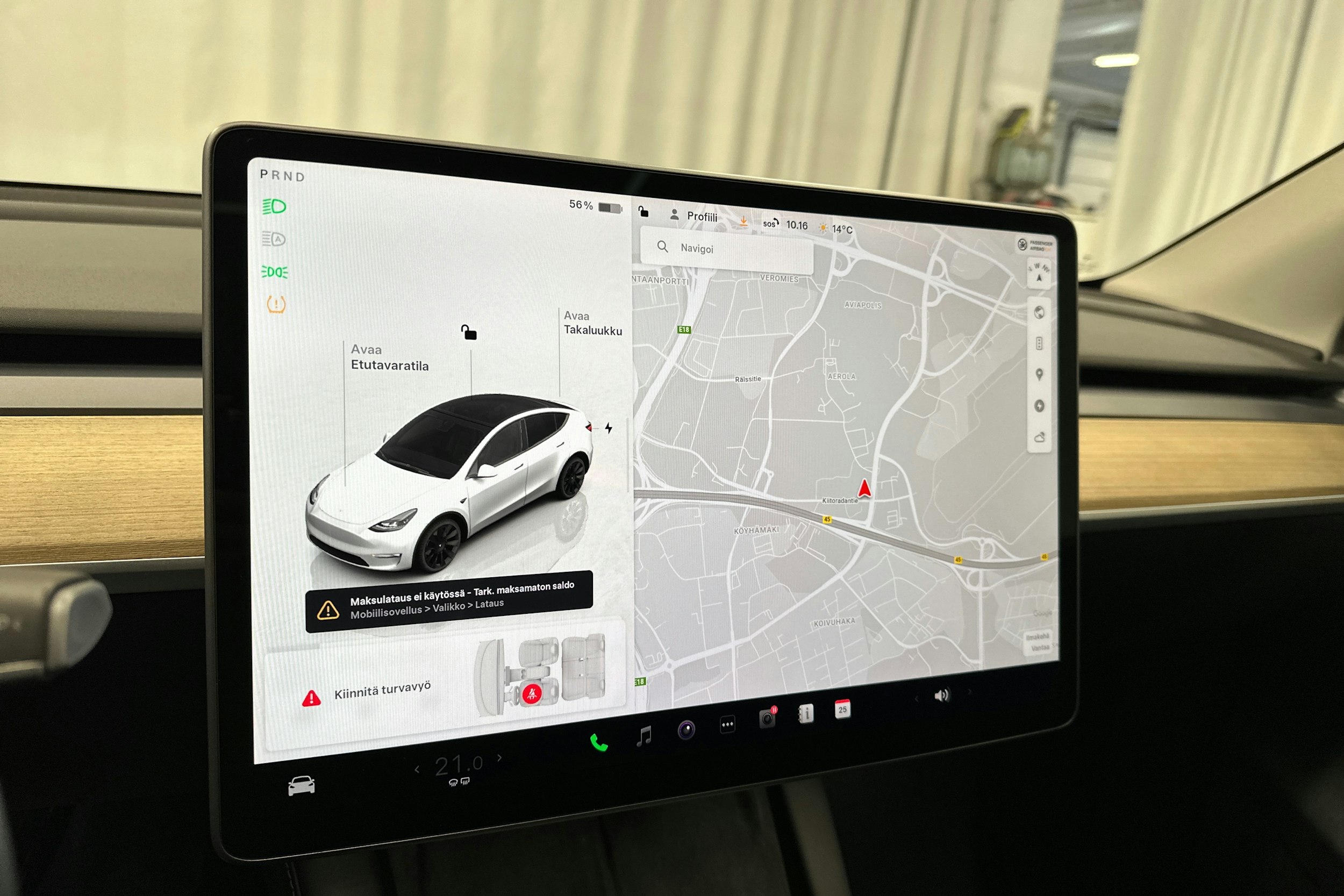 valkoinen Tesla Model Y 2022 kuva 15.
