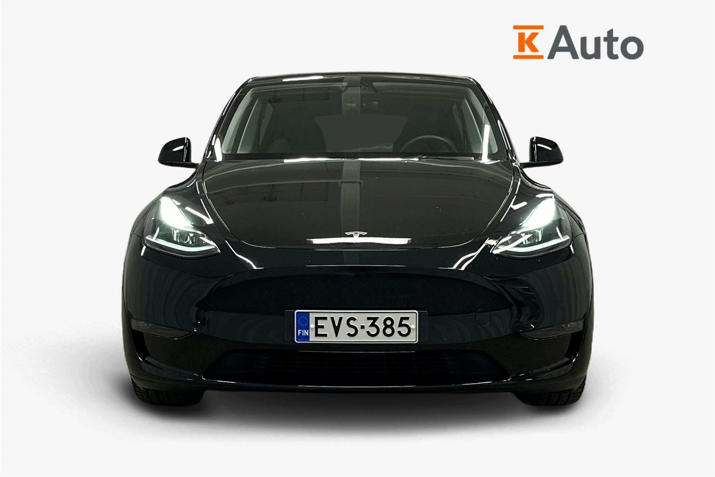 musta Tesla Model Y 2022 kuva 5.