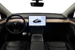 musta Tesla Model Y 2022 kuva 9.