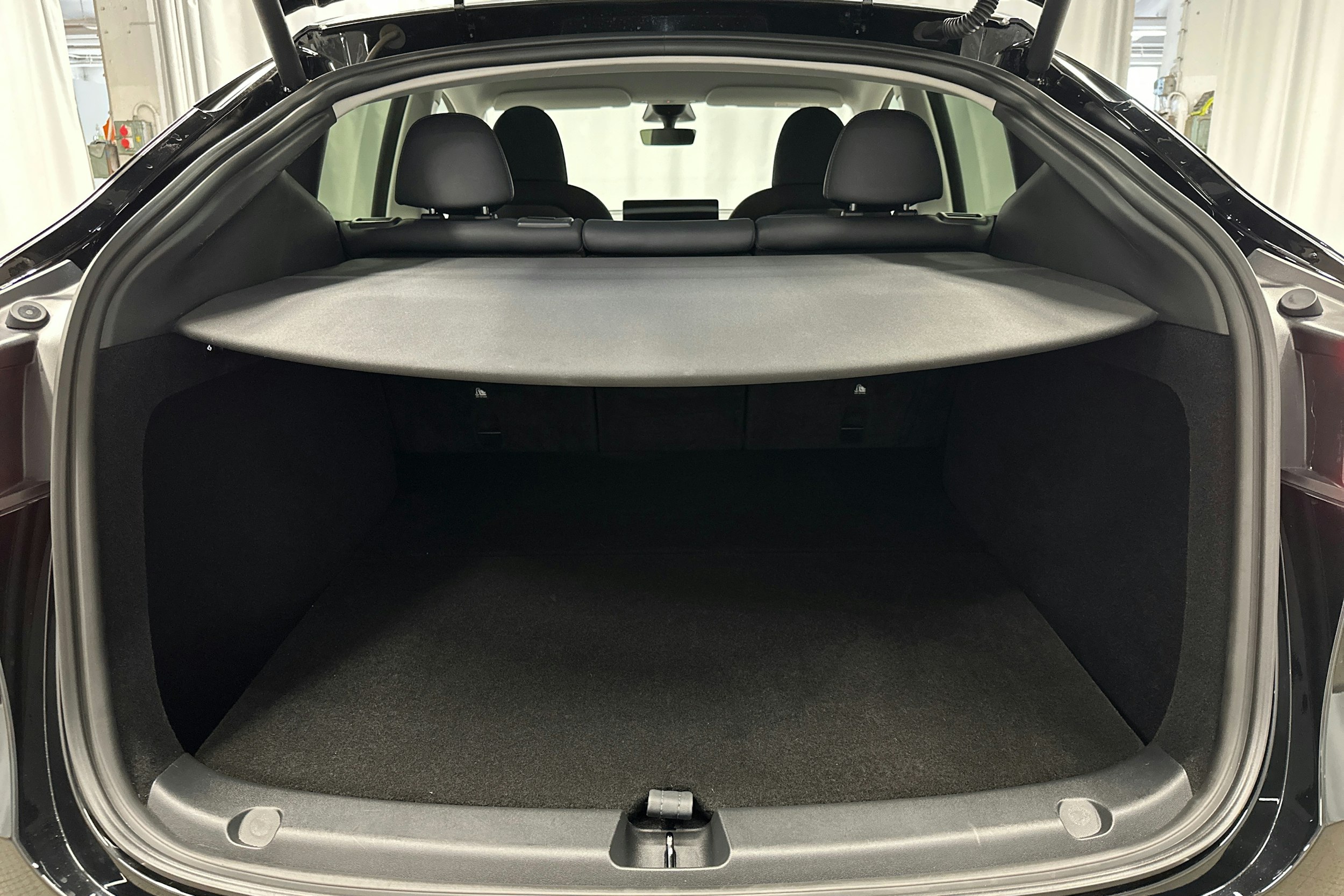 musta Tesla Model Y 2022 kuva 14.